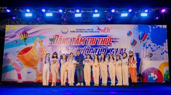 HOẠT ĐỘNG TRẢI NGHIỆM  GIÁO DỤC DI SẢN, HƯỚNG VỀ CỘI NGUỒN