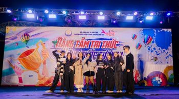 HOẠT ĐỘNG TRẢI NGHIỆM  GIÁO DỤC DI SẢN, HƯỚNG VỀ CỘI NGUỒN