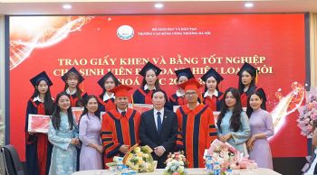 LỄ BẾ GIẢNG VÀ TRAO BẰNG TỐT NGHIỆP CAO ĐẲNG TRANG TRỌNG - NGHIÊM TÚC - ĐÚNG NGHI THỨC