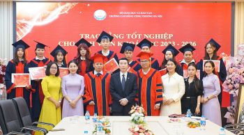 LỄ BẾ GIẢNG VÀ TRAO BẰNG TỐT NGHIỆP CAO ĐẲNG TRANG TRỌNG - NGHIÊM TÚC - ĐÚNG NGHI THỨC