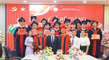 LỄ BẾ GIẢNG VÀ TRAO BẰNG TỐT NGHIỆP CAO ĐẲNG TRANG TRỌNG - NGHIÊM TÚC - ĐÚNG NGHI THỨC