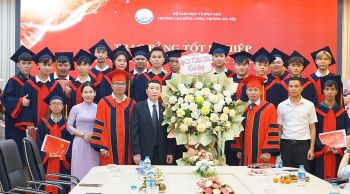 LỄ BẾ GIẢNG VÀ TRAO BẰNG TỐT NGHIỆP CAO ĐẲNG TRANG TRỌNG - NGHIÊM TÚC - ĐÚNG NGHI THỨC