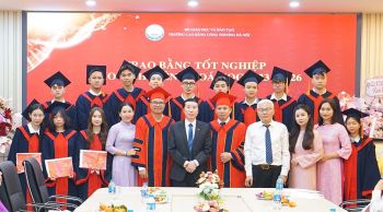 LỄ BẾ GIẢNG VÀ TRAO BẰNG TỐT NGHIỆP CAO ĐẲNG TRANG TRỌNG - NGHIÊM TÚC - ĐÚNG NGHI THỨC