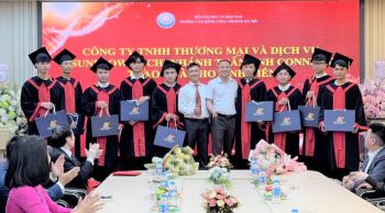 LỄ BẾ GIẢNG VÀ TRAO BẰNG TỐT NGHIỆP CAO ĐẲNG TRANG TRỌNG - NGHIÊM TÚC - ĐÚNG NGHI THỨC