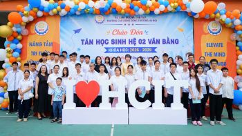 TƯNG BỪNG CHÀO ĐÓN TÂN HỌC SINH  HỆ 02 VĂN BẰNG, KHÓA HỌC 2026 – 2029 TẬP TRUNG NHẬP HỌC