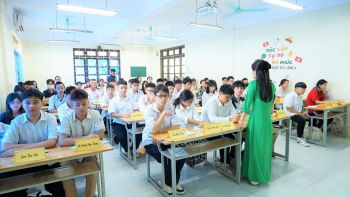 TƯNG BỪNG CHÀO ĐÓN TÂN HỌC SINH  HỆ 02 VĂN BẰNG, KHÓA HỌC 2026 – 2029 TẬP TRUNG NHẬP HỌC